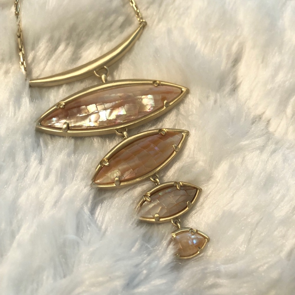 Kendra Scott necklace